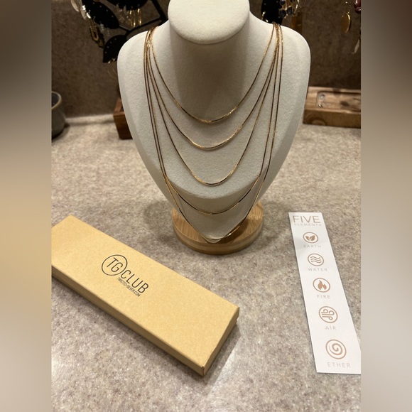 New Twisted Silver Element Necklace and Bracelet Set - Picture 3 of 10